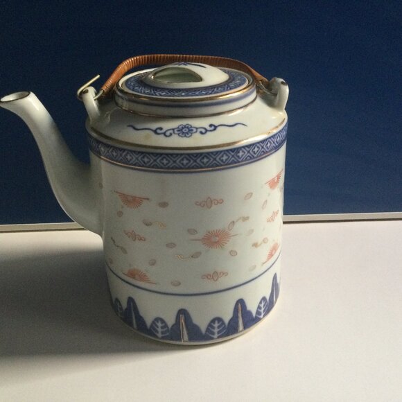 Vintage Chinese porcelain teapot rice grain red blue white handle lidded - Picture 1 of 7